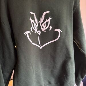 Crew neck with Grinch Graphic